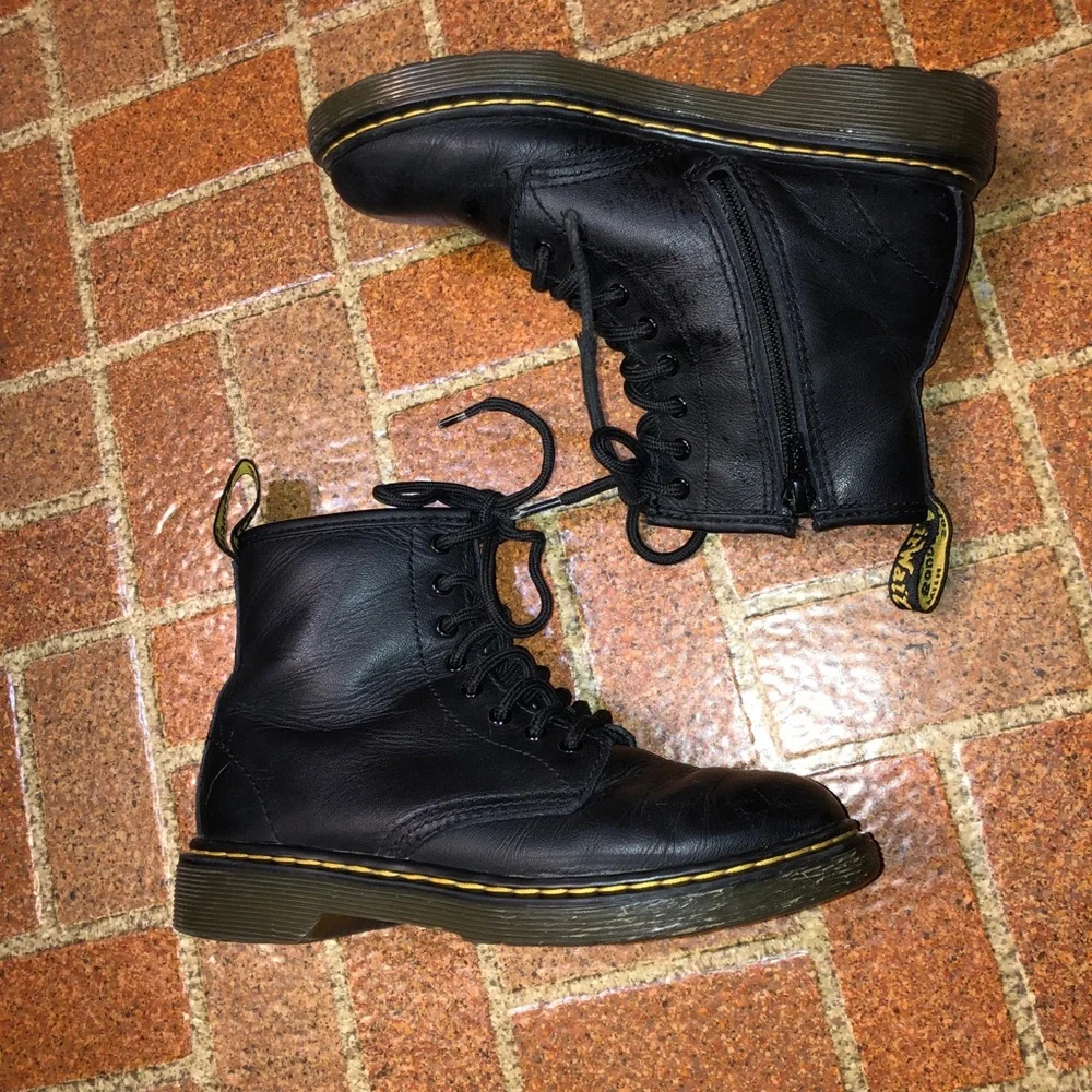 Dr Martens Unisex Kids Softy T Boots Size 2